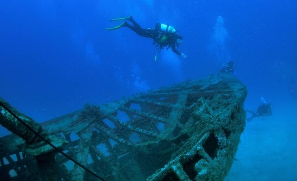 Diario HOY | Hallan un barco romano cargado de ánforas ibéricas en el mar siciliano