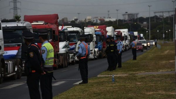 Senado convoca a sesión extra para analizar propuesta de camioneros