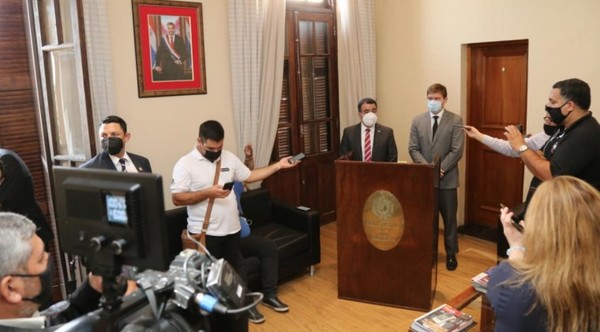NO OTORGARÁN AUMENTO A MAESTROS AHORA PERO ANALIZARÁN PLAN DEL MEC