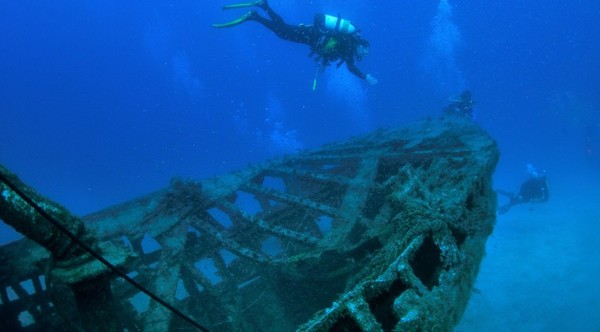 MUNDO | Hallan un barco romano cargado de ánforas ibéricas en el mar siciliano
