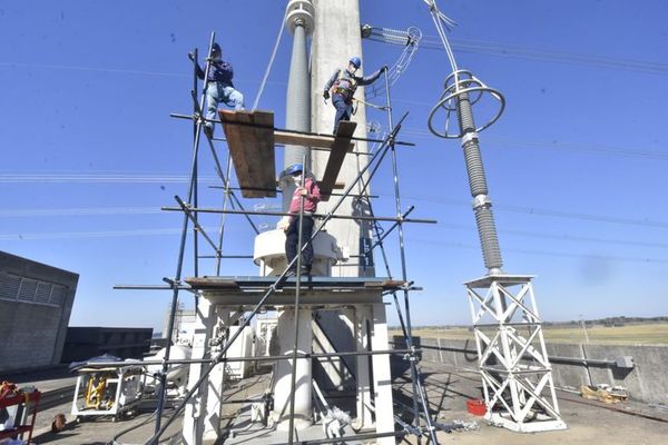 La tarifa de Yacyretá está US$ 7/MWh menos que la de Itaipú, pero ANDE prefiere comprarle a Itaipú - Nacionales - ABC Color