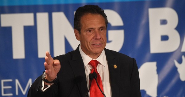 La Nación / “Rinda cuentas”: acusadora de gobernador de Nueva York sale del anonimato