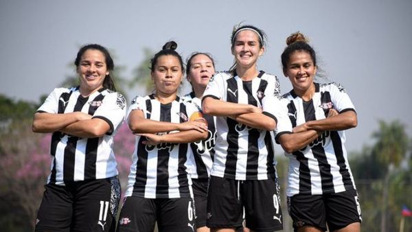 Libertad-Limpeño golea a Cerro Porteño y es único líder