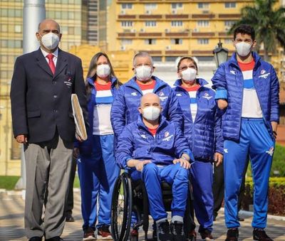 Atletas compatriotas paralímpicos se aprestan para competir en Tokio