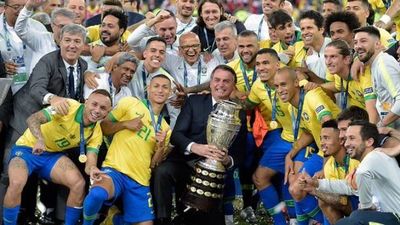 Bolsonaro sancionó la ley que autoriza las sociedades anónimas en el fútbol