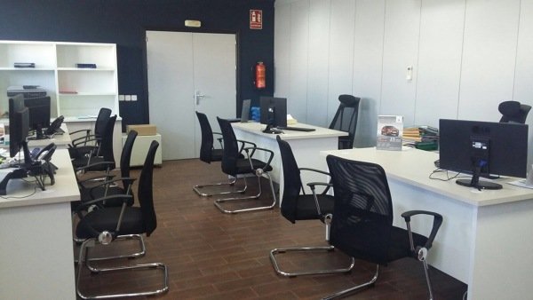 Gobierno libera restricciones para el trabajo en oficina