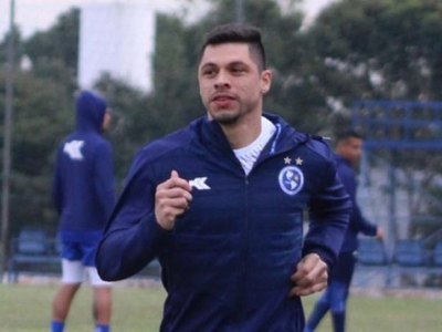 'Rodrigo Rojas no la tiene fácil, tenemos como siete en ese puesto'