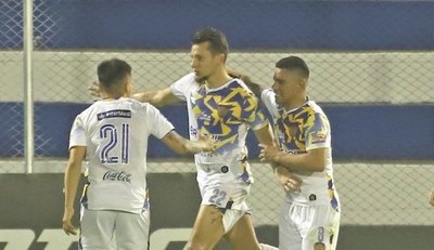 Crónica / ENRIQUE BORJA. “Zlatan” no descarta volver al Ciclón