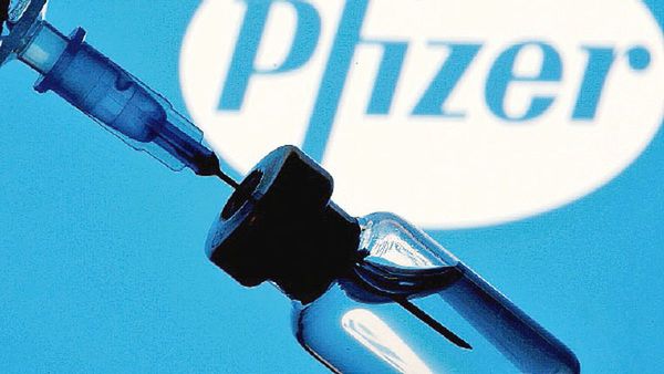 Vacuna de Pfizer aún no necesita adaptarse a la variante delta