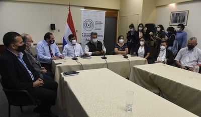 Docentes en paro desde hoy por reajuste salarial - Nacionales - ABC Color