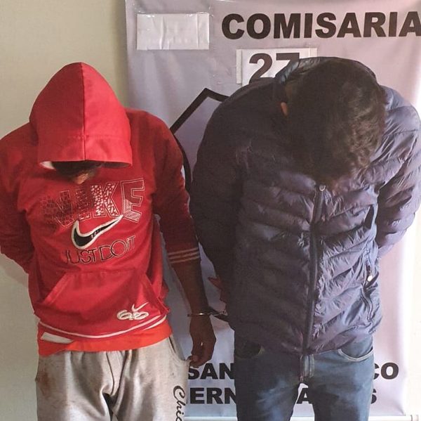 Rápida acción policial evita asalto a farmacia y dos presuntos delincuentes terminan presos - La Clave
