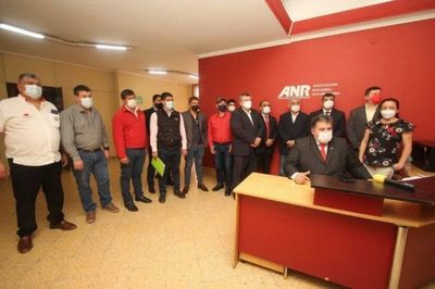 Seccionaleros piden cumbre partidaria con Cartes y Marito