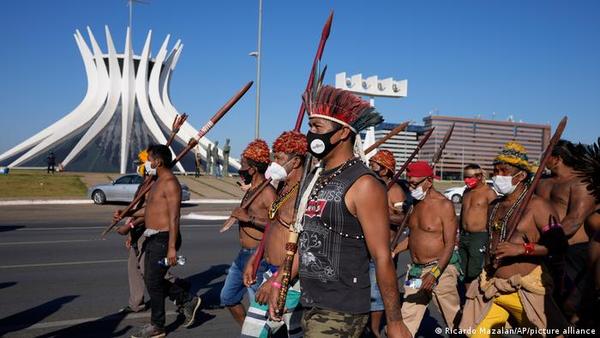 Indígenas denuncian a Bolsonaro ante CPI por "genocidio" - ADN Digital