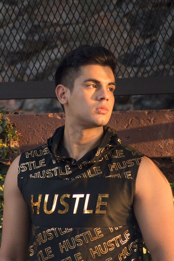 Nuevo artista Gastón Zetta lanza su primer disco “Rebelión” - Música - ABC Color