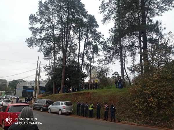 Docentes en paro desde hoy por reajuste salarial - La Clave