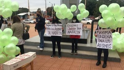 Mamá de Naidelyn denuncia que acusados se burlan de la familia 