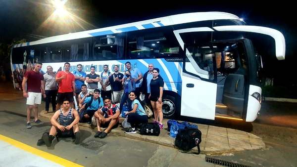 Bus de la gobernación trasladó a la Selección Villarriqueña de Rugby a encuentro deportivo - Noticiero Paraguay