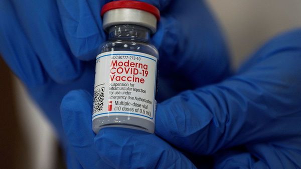 Cubrirán a los inmunizados con Moderna tras llegada de más dosis