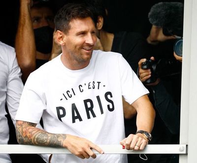 Messi arribó a París y mañana será presentado como nuevo jugador del PSG | OnLivePy