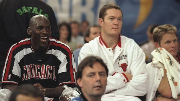 Luc Longley, el jugador olvidado por Jordan | El Independiente