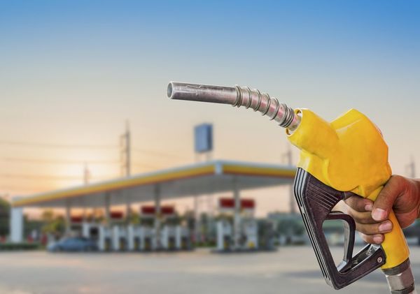 B&R acuerda intención de venta del 50% de su paquete accionario a licenciataria de Shell - MarketData