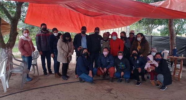 Concejal acompaña carpa de resitencia de vecinos de Potrero Kue - Noticiero Paraguay