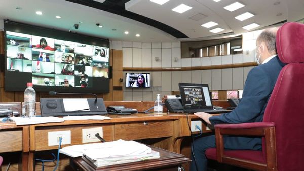 Senado deja en manos del Ejecutivo la problemática de camioneros
