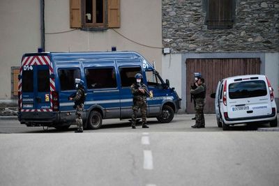FRANCIA: Sospechoso de incendiar la catedral de Nantes asesina al sacerdote que le dio refugio