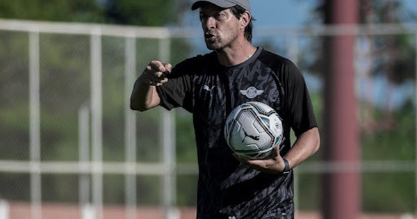 La Nación / El Gumarelo prepara equipo y su viaje