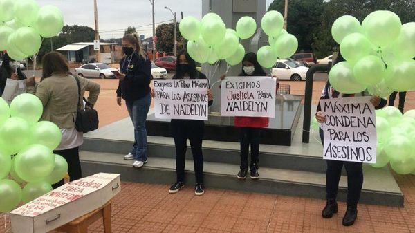 Mamá de Naidelyn dice que acusados se burlan de la familia y exige justicia - Noticiero Paraguay