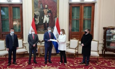 Operativo Status: Entregan al estado de bienes incautados por USD 10 millones