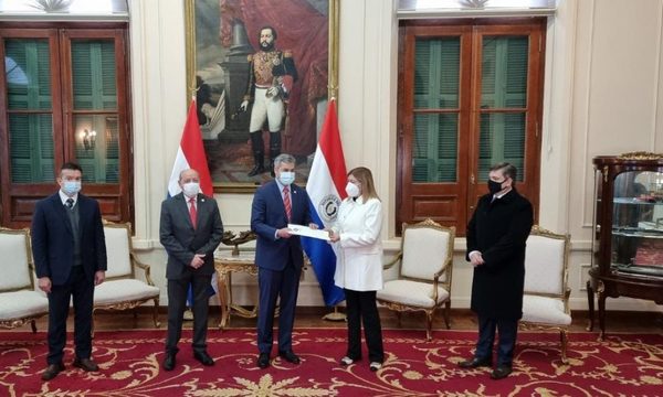 Operativo Status: Entregan al estado de bienes incautados por USD 10 millones