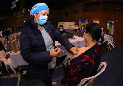 Salud ratifica que vacunación es efectiva para reducción de Covid-19, pero medidas sanitarias deben seguir | .::Agencia IP::.