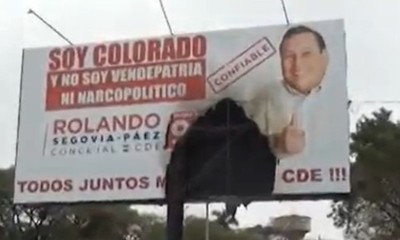 CDE: Vándalos incendian cartel publicitario - C9N