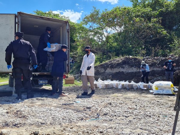Destruyen cocaína valorada en 34 millones de dólares en El Salvador