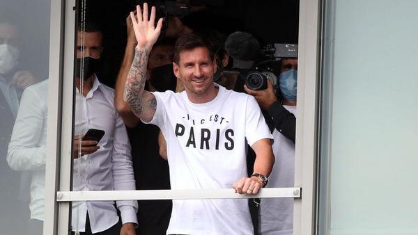 Messi sonríe en París – Prensa 5
