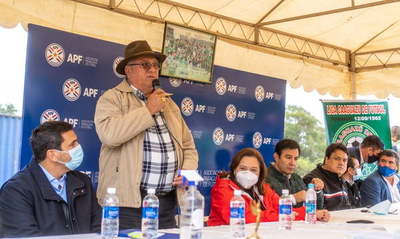 Realizan palada inicial para la construcción del estadio de la Liga Caaguazú de Fútbol - Noticiero Paraguay