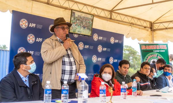 Realizan palada inicial para la construcción del estadio de la Liga Caaguazú de Fútbol - Noticiero Paraguay