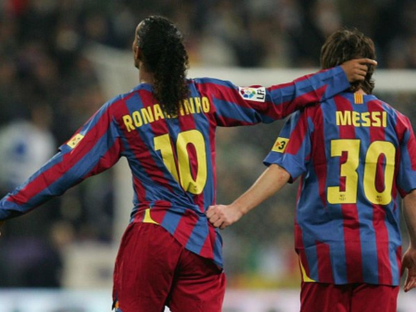 Ronaldinho deja un mensaje a su amigo Lionel Messi