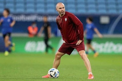 “Me dolerá verlo con otra camiseta”: Iniesta triste por la marcha de Messi al PSG