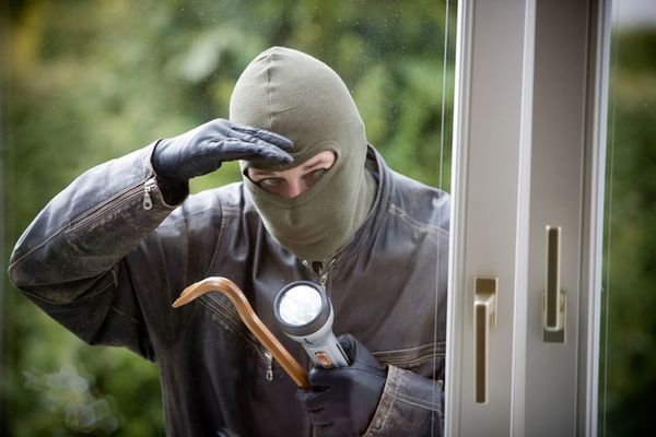 Blindex Antirrobo es de extraordinaria resistencia ante intentos de intrusión o vandalismo - Brand Lab - ABC Color