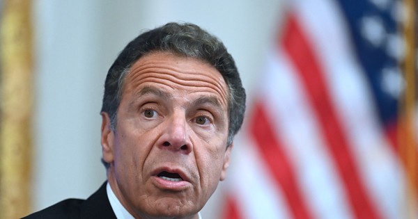 La Nación / Gobernador Cuomo anunció su dimisión