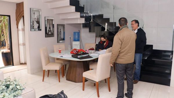 Decomisan 10 lujosas casas adquiridas con dinero narco