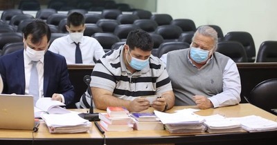 La Nación / Definen si absuelven de culpa y pena a OGD y su hijo