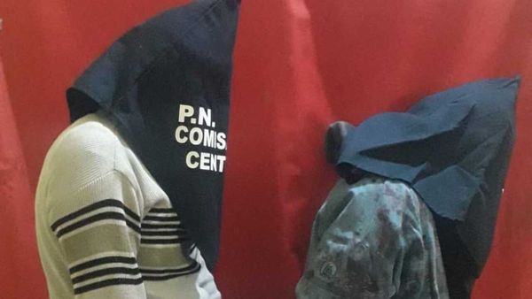 Vecinos atraparon ladrones a escobazos