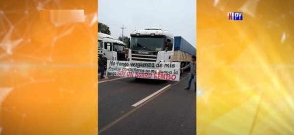 Camioneros siguen cerrando rutas, pese a promesa de libre tránsito del comandante de la Policía | Noticias Paraguay