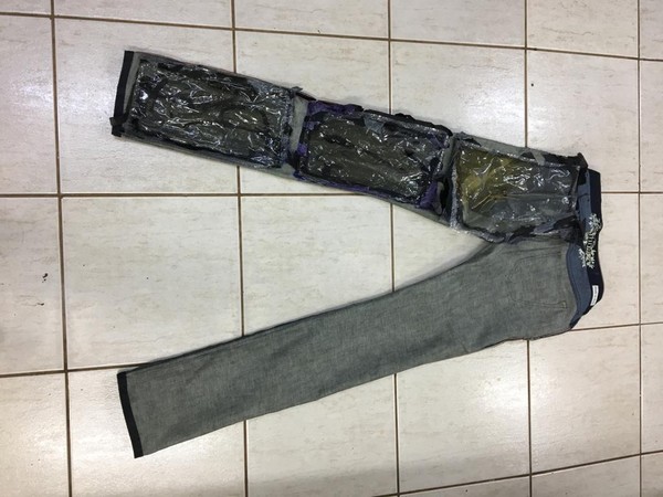 Detienen a PARAGUAYO con ropas “ALMIDONADAS” con COCAÍNA