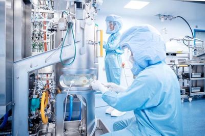 Pfizer y BioNTech prueban una vacuna contra la variante Delta de coronavirus que podría estar lista en pocas semanas