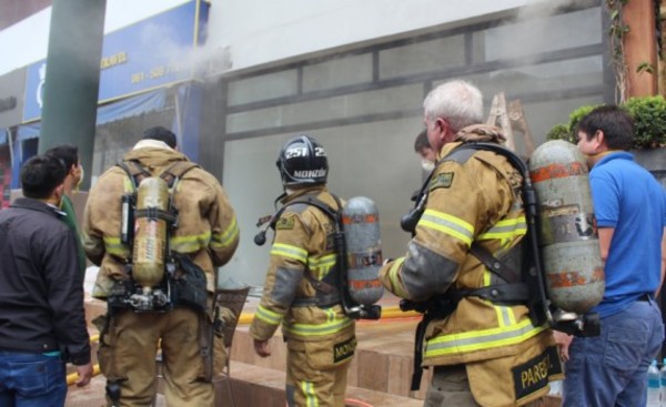 Peluquería se incendia a raíz de corto circuito en el microcentro