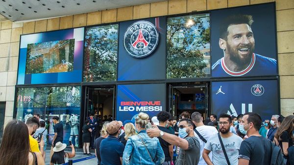 'Messimanía' en París: multitudes para verlo y comprar su camiseta